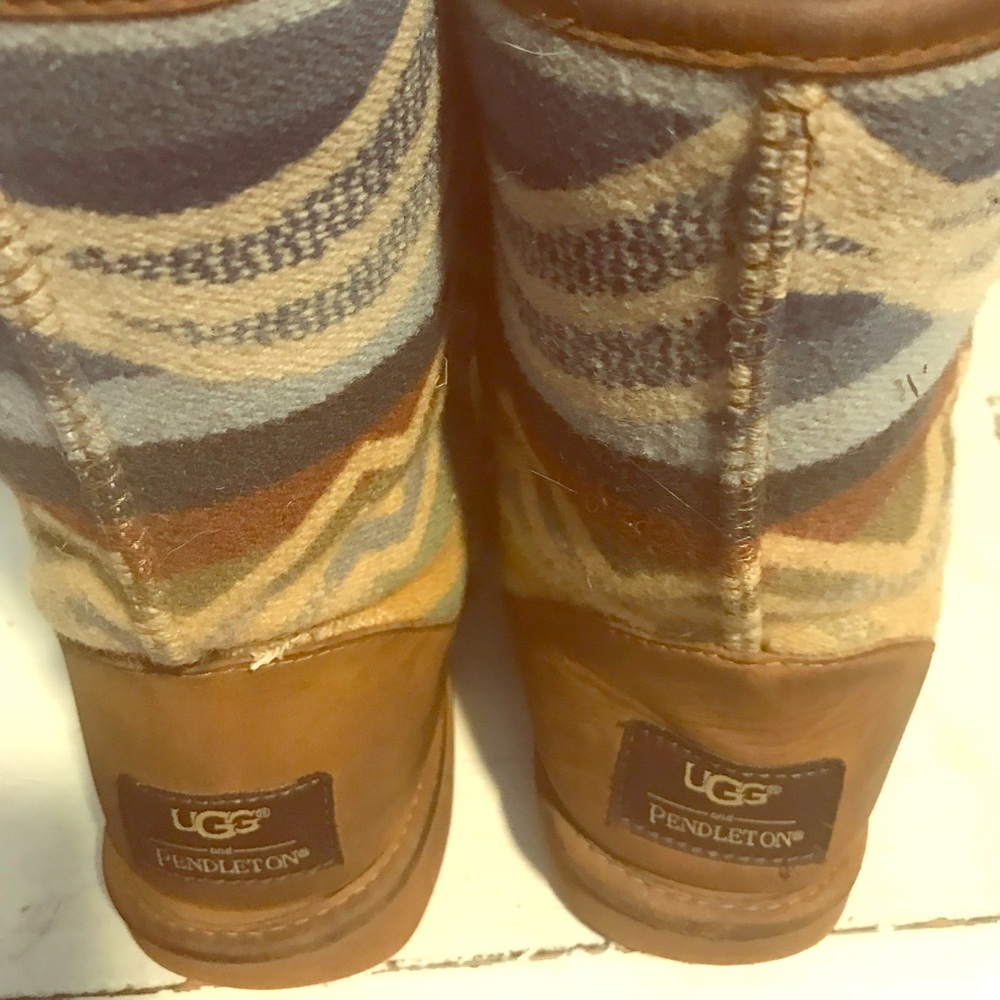 Pendleton Ugg boots size 8